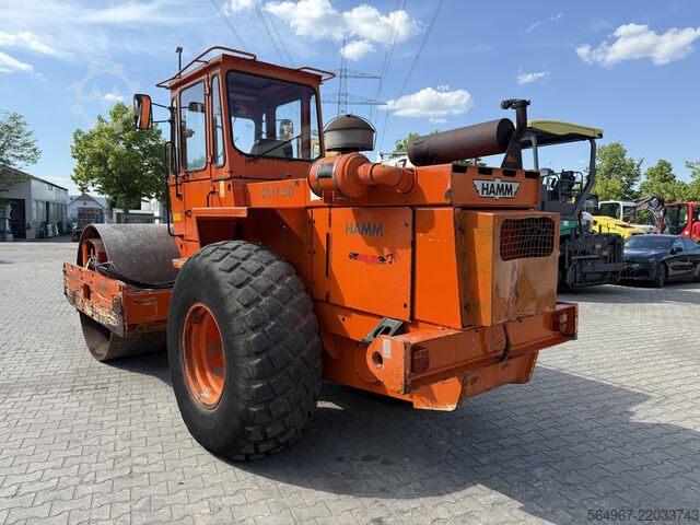 Single drum roller Hamm 2411 SD Walzenzug 6 Zylinder Deutz