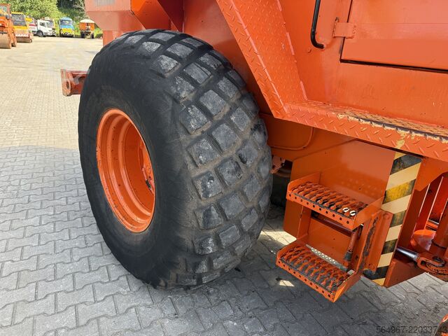 Single drum roller Hamm 2411 SD Walzenzug 6 Zylinder Deutz