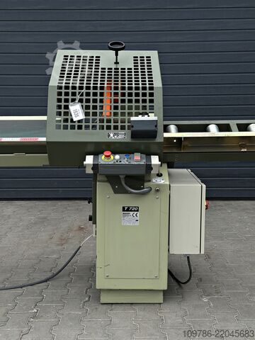 OMGA T720 crosscut saw with conveyor belt OMGA T720