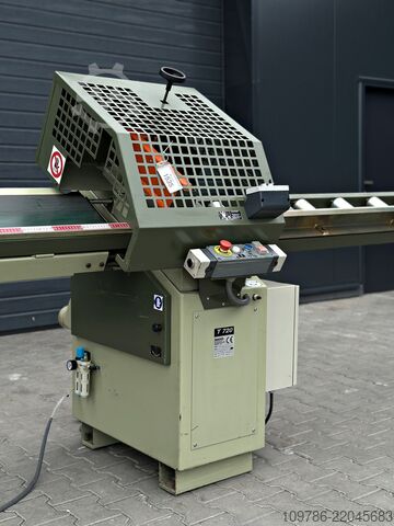 OMGA T720 crosscut saw with conveyor belt OMGA T720