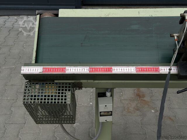 OMGA T720 crosscut saw with conveyor belt OMGA T720