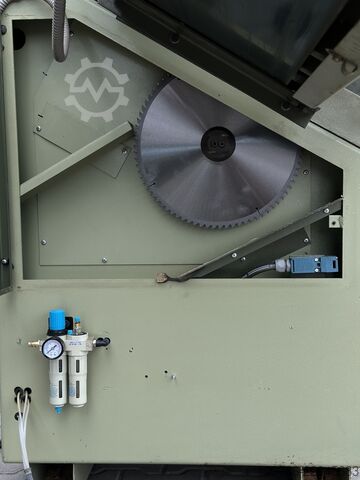 OMGA T720 crosscut saw with conveyor belt OMGA T720
