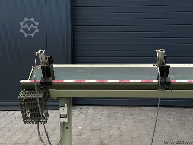 OMGA T720 crosscut saw with conveyor belt OMGA T720