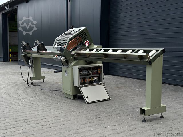 OMGA T720 crosscut saw with conveyor belt OMGA T720