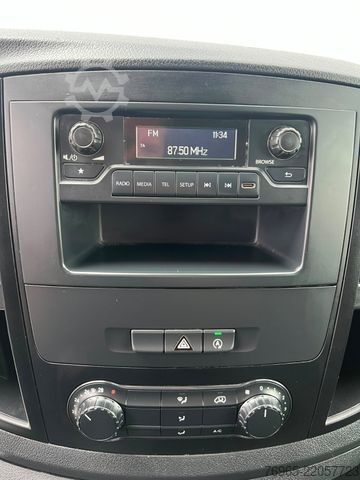 Panel van MERCEDES-BENZ Vito 114 LANG KLIMA TEMPOMAT SCHRÄNKE/REGALE AHK