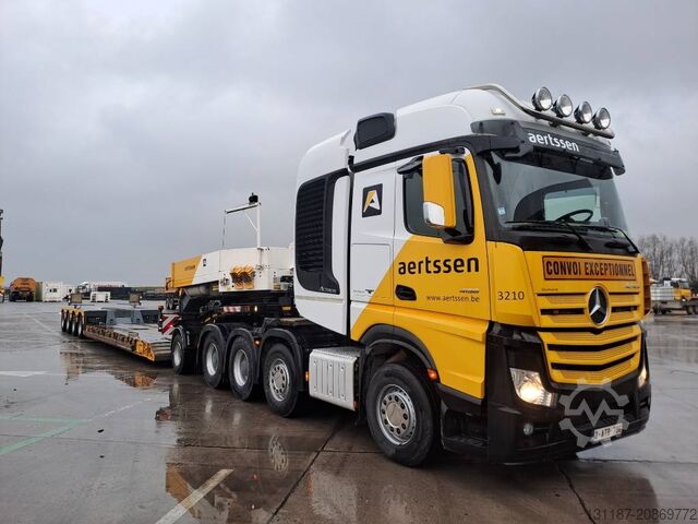 Heavy load Mercedes-Benz 4158LS 8x4 + Euro Mega 1+4 (Low hour readings)