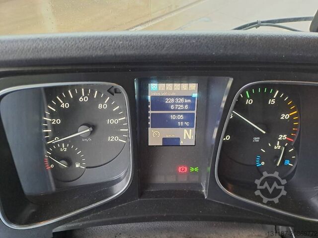 Heavy load Mercedes-Benz 4158LS 8x4 + Euro Mega 1+4 (Low hour readings)