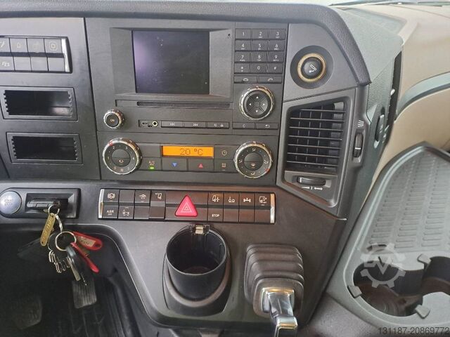 Heavy load Mercedes-Benz 4158LS 8x4 + Euro Mega 1+4 (Low hour readings)