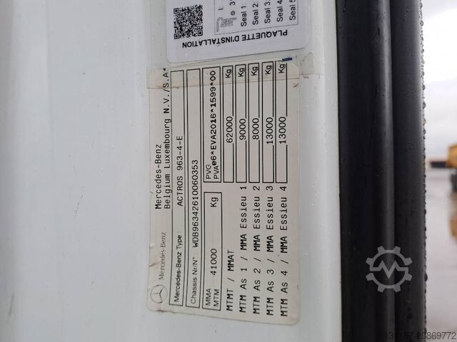 Heavy load Mercedes-Benz 4158LS 8x4 + Euro Mega 1+4 (Low hour readings)