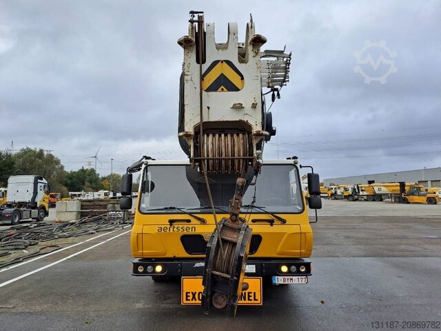 All terrain crane Grove GMK5220