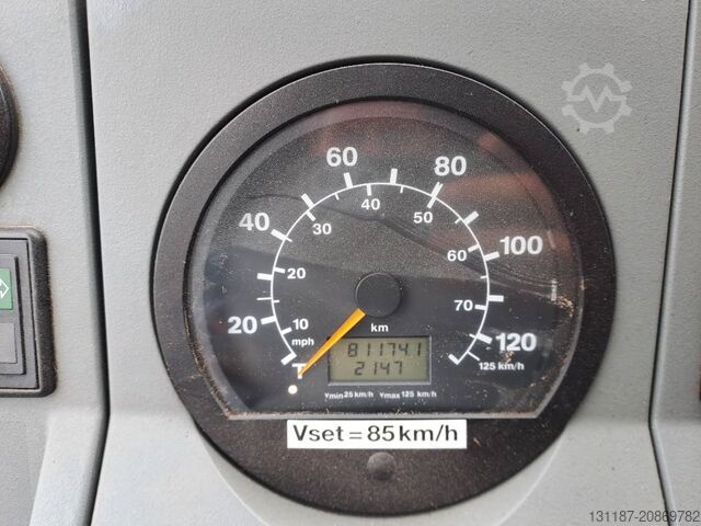 All terrain crane Grove GMK5220