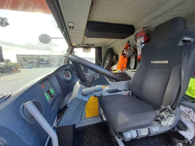 All terrain crane Liebherr LTM1095-5.1