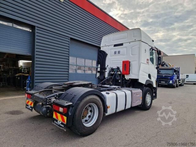 Standard tractor unit Renault C-Series 460