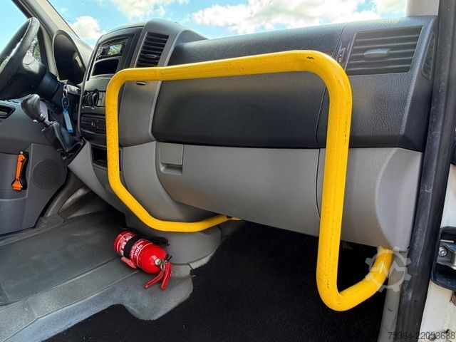 Minibus VOLKSWAGEN Crafter 2.5 Tdi 9 Sitze + Klima + Lift Euro 4