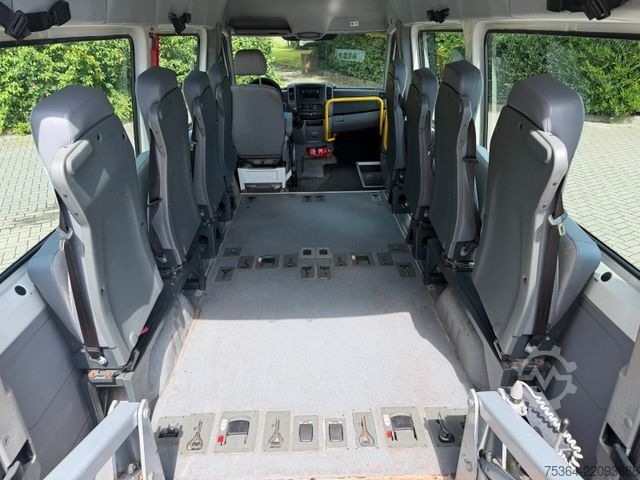 Minibus VOLKSWAGEN Crafter 2.5 Tdi 9 Sitze + Klima + Lift Euro 4