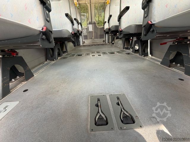 Minibus VOLKSWAGEN Crafter 2.5 Tdi 9 Sitze + Klima + Lift Euro 4