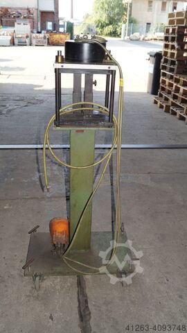 Pneumatikstanzwerkzeug Pneumatikpresse Schüco 293885