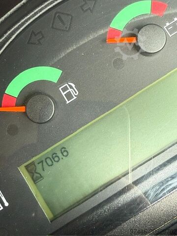 Loader Caterpillar 908M