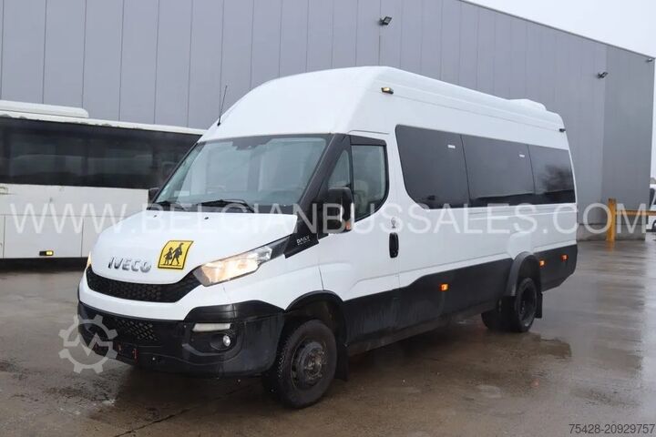 Kleinbus Iveco Daily / A60C17 / 7.5m / broken rearaxle
