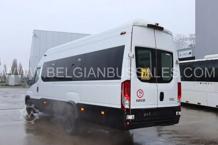 Kleinbus Iveco Daily / A60C17 / 7.5m / broken rearaxle