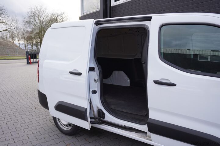 Panel van Opel Combo 1.5D 102PK L2 EURO 6 - Airco - Navi - Cru...