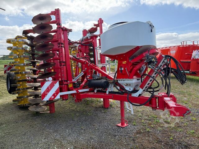 Agricultural machine  Terradisc 5001T