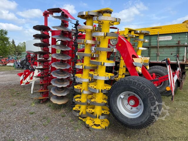 Agricultural machine  Terradisc 5001T