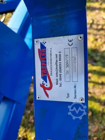 Agricultural machine  TH 300/75