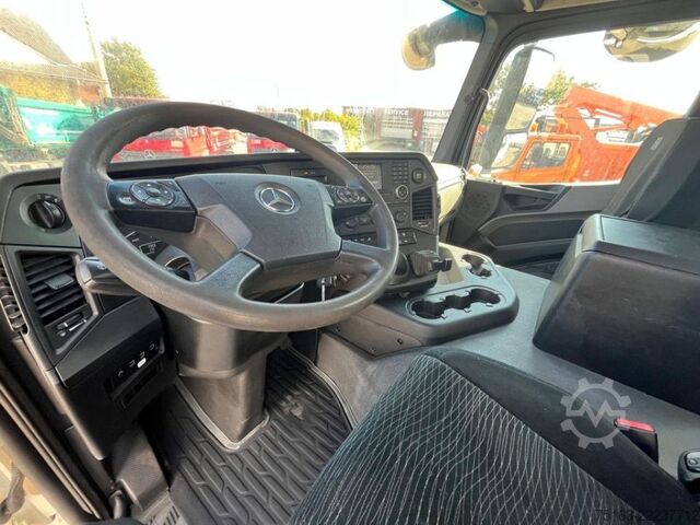 Autokran MERCEDES-BENZ Antos 2543 L 6x2 Abrollkipper mit Kran Funk+Grei
