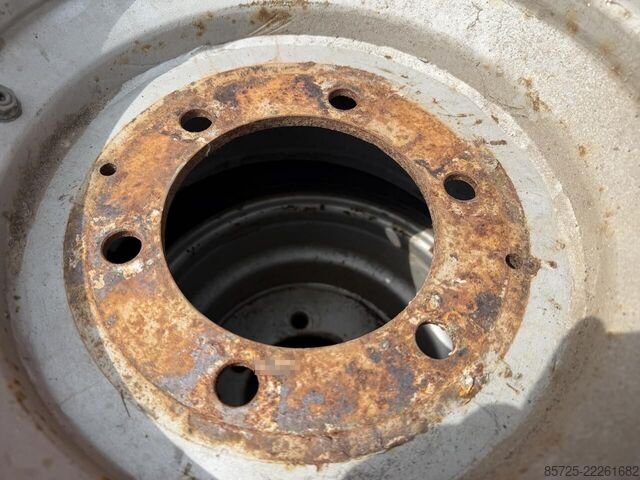 Wheel with tyre  4 banden 33x12.50 - Gebruikt