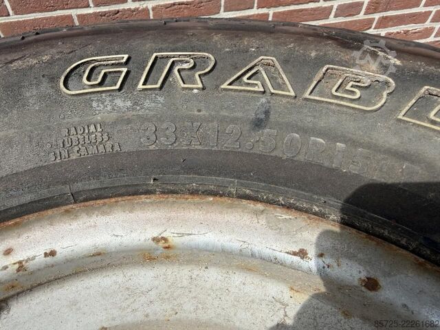 Wheel with tyre  4 banden 33x12.50 - Gebruikt