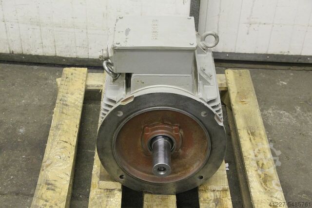 Electric motor 30 kW 2945 Rpm Siemens 1 LA6206-2AA61-Z 200L IM B5