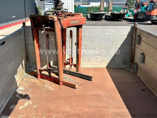 Roll-off tipper truck Bruns A6K 4610 Abroll-Kippaufbau, Atlas 165.2E