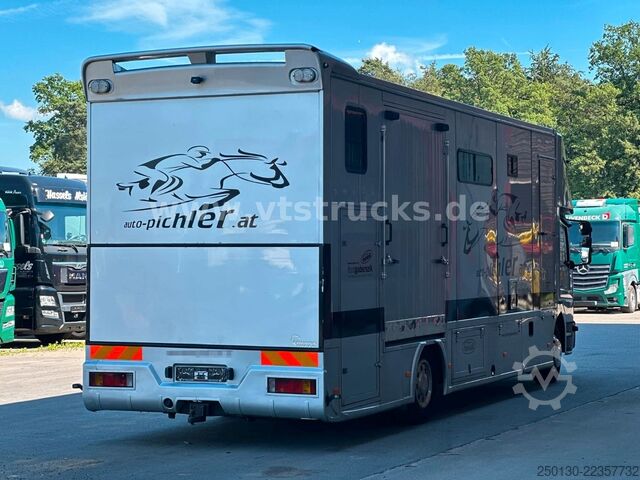 Cattle truck MERCEDES-BENZ Atego 1218L Pferdetransporter mit Wohnabteil