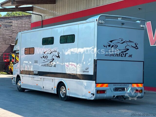 Cattle truck MERCEDES-BENZ Atego 1218L Pferdetransporter mit Wohnabteil