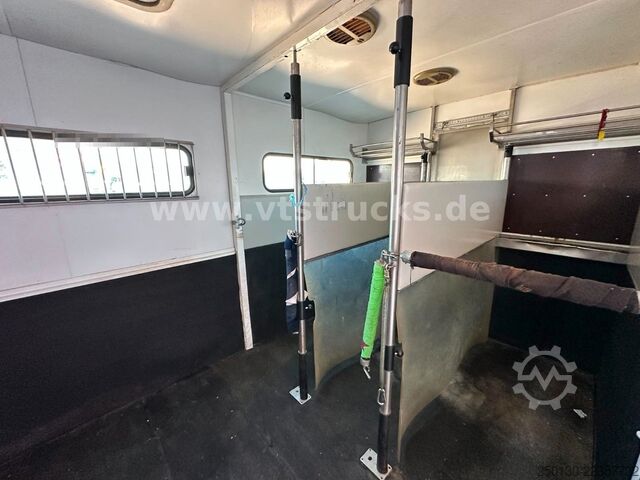Cattle truck MERCEDES-BENZ Atego 1218L Pferdetransporter mit Wohnabteil