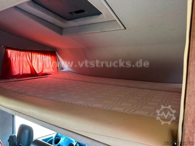 Cattle truck MERCEDES-BENZ Atego 1218L Pferdetransporter mit Wohnabteil