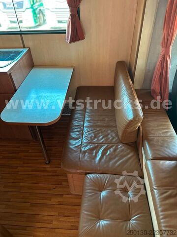 Cattle truck MERCEDES-BENZ Atego 1218L Pferdetransporter mit Wohnabteil