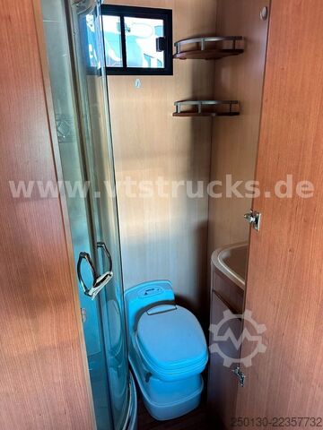 Cattle truck MERCEDES-BENZ Atego 1218L Pferdetransporter mit Wohnabteil