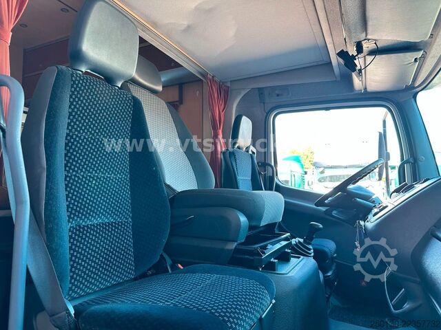 Cattle truck MERCEDES-BENZ Atego 1218L Pferdetransporter mit Wohnabteil