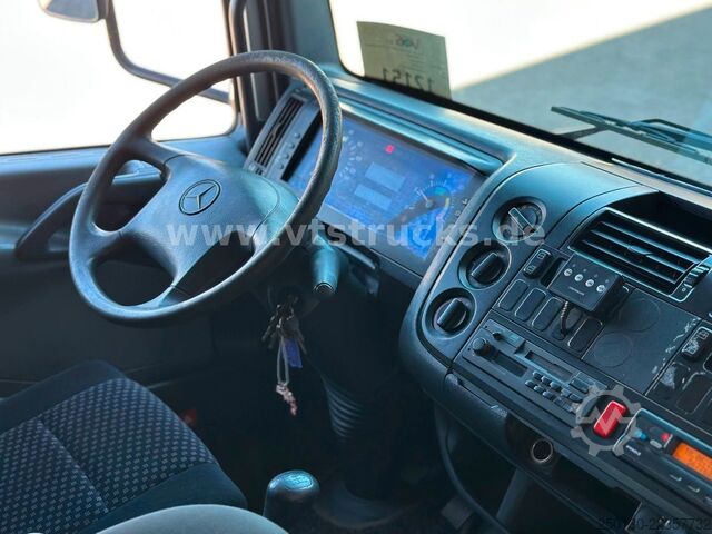 Cattle truck MERCEDES-BENZ Atego 1218L Pferdetransporter mit Wohnabteil