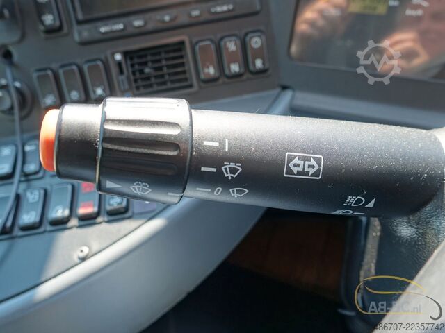 Motor coach MERCEDES-BENZ Tourismo RHD-L, 62 Sitze, Euro 6