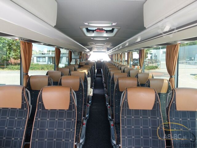 Motor coach MERCEDES-BENZ Tourismo RHD-L, 62 Sitze, Euro 6