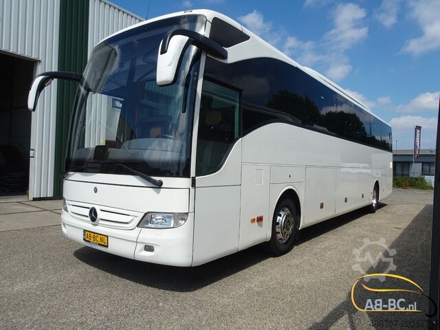 Motor coach MERCEDES-BENZ Tourismo RHD-M/2A 57 Sitze EURO 6