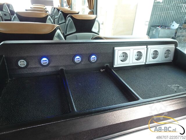 Motor coach MERCEDES-BENZ Tourismo RHD-M/2A 57 Sitze EURO 6