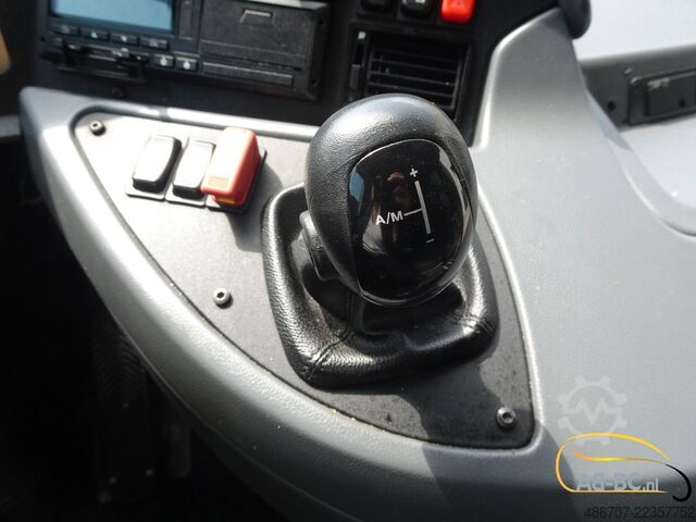 Motor coach MERCEDES-BENZ Tourismo RHD-M/2A 57 Sitze EURO 6