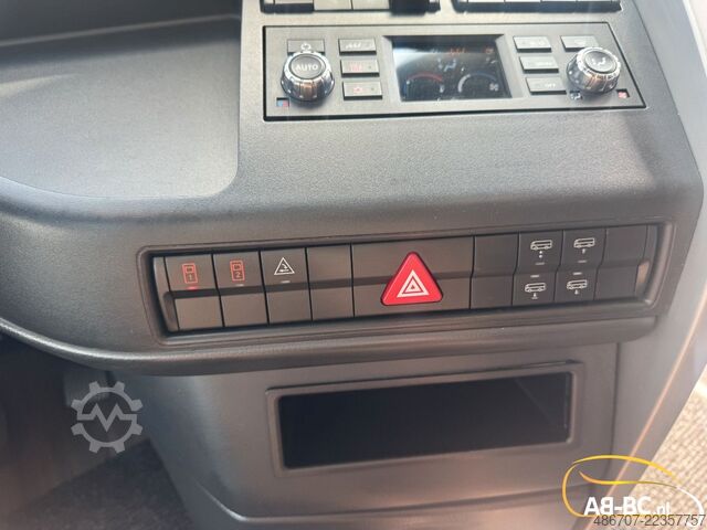 Motor coach MERCEDES-BENZ Tourismo RHD, 55 Sitze, Euro 6