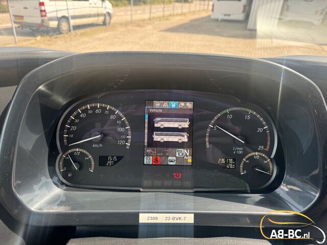 Motor coach MERCEDES-BENZ Tourismo RHD, 55 Sitze, Euro 6
