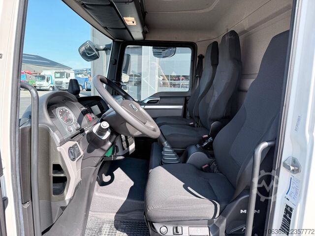 Box van MAN TGL 8.190 4x2 6.0 m Euro 6 Closed Box / Koffer