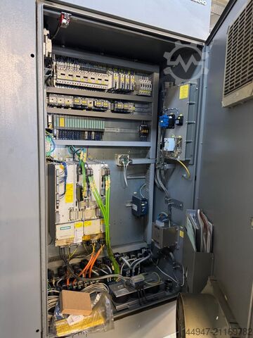 Vertikales Bearbeitungszentrum DECKEL MAHO DMC 835 V